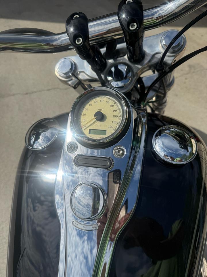 Harley-Davidson Dyna Wide Glide  2011