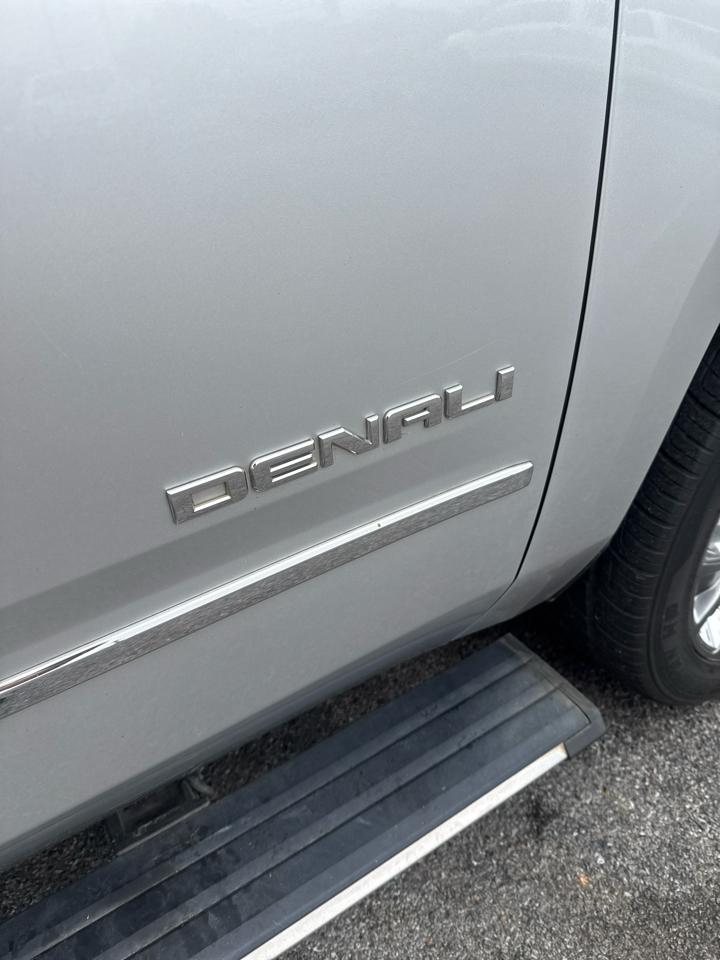 GMC Yukon XL 4WD 4dr Denali 2015
