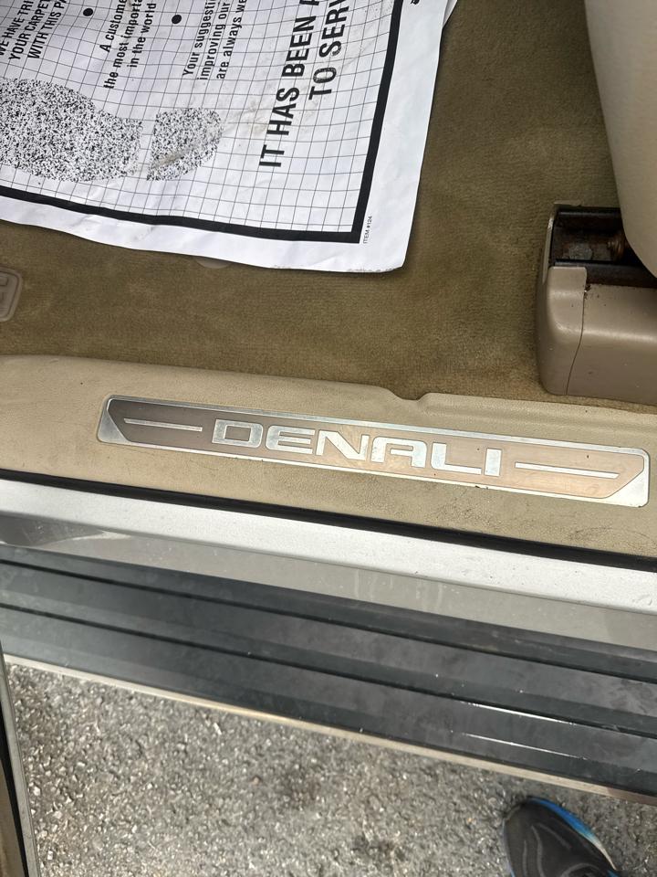 GMC Yukon XL 4WD 4dr Denali 2015