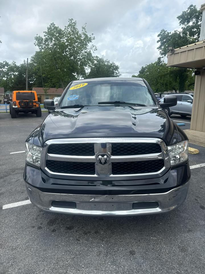 RAM 1500 Classic SLT 4x2 Crew Cab 6'4" Box 2019