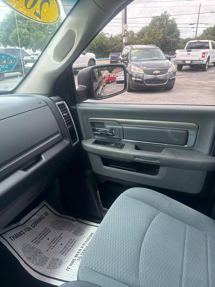 RAM 1500 Classic SLT 4x2 Crew Cab 6'4" Box 2019