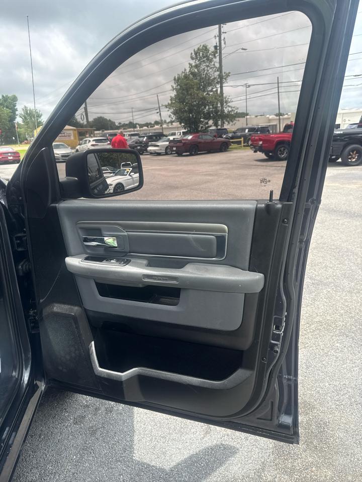 RAM 1500 Classic SLT 4x2 Crew Cab 6'4" Box 2019