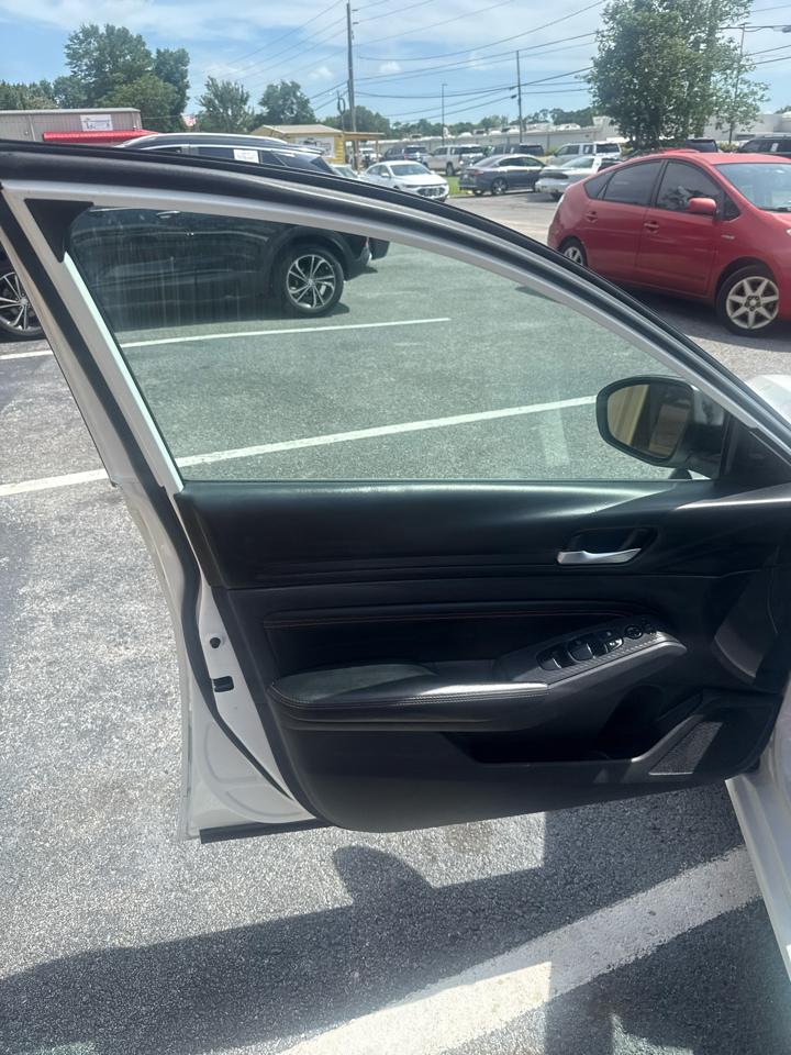 Nissan Altima 2.5 SR Sedan 2021