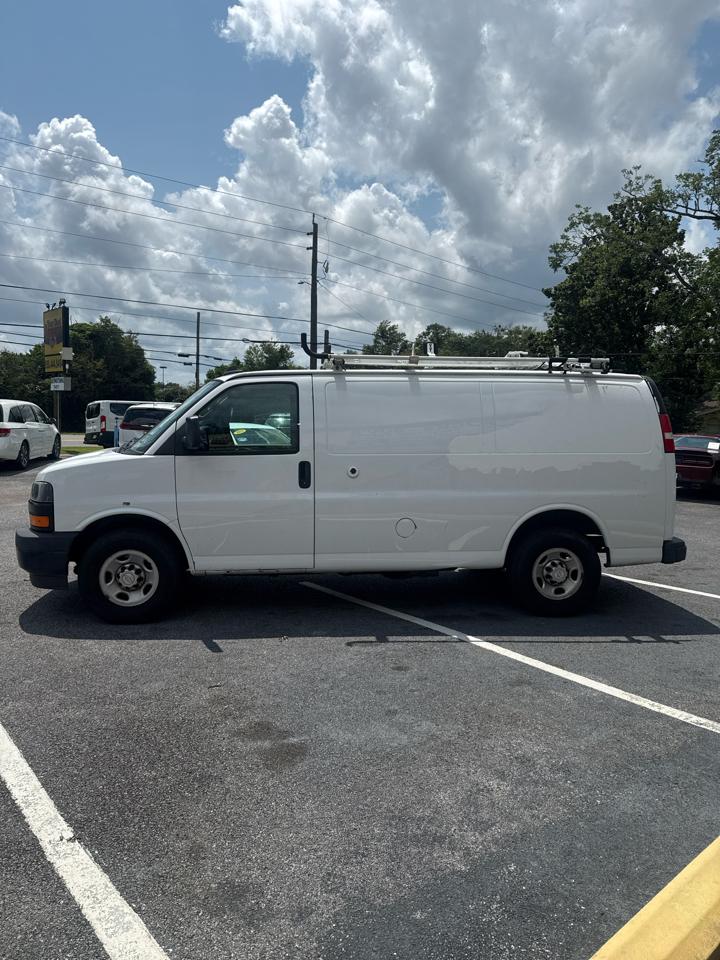 Chevrolet Express Cargo Van RWD 2500 135" 2018