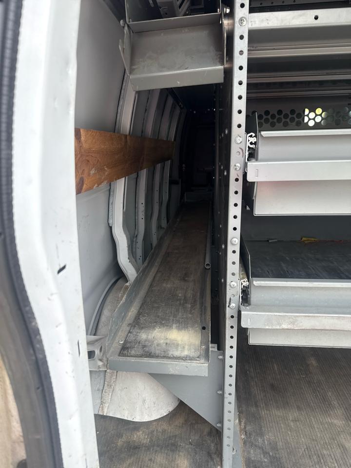 Chevrolet Express Cargo Van RWD 2500 135" 2018