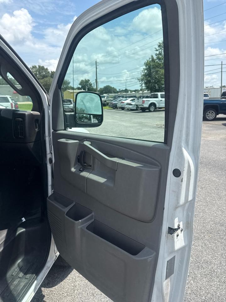 Chevrolet Express Cargo Van RWD 2500 135" 2018