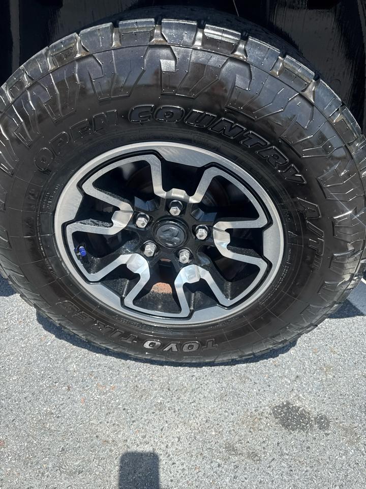 RAM 1500 4WD Crew Cab 140.5" Rebel 2016