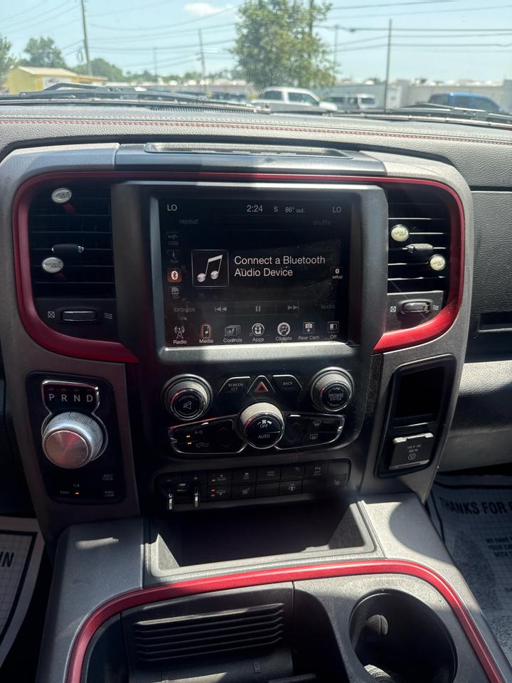 RAM 1500 4WD Crew Cab 140.5" Rebel 2016