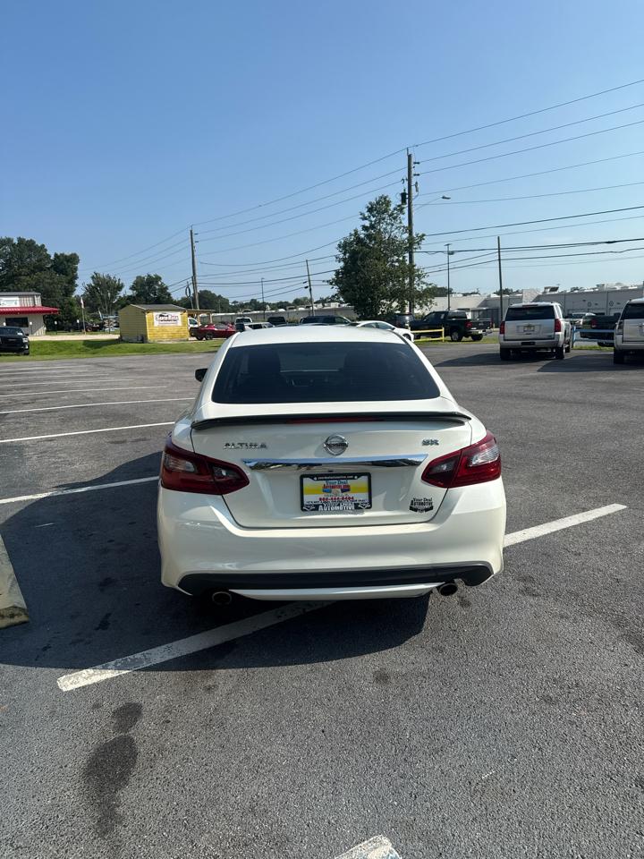 Nissan Altima 2.5 SR Sedan 2017