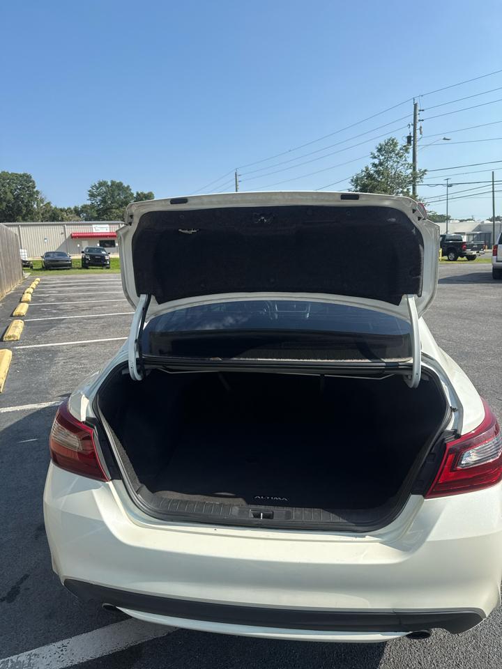 Nissan Altima 2.5 SR Sedan 2017