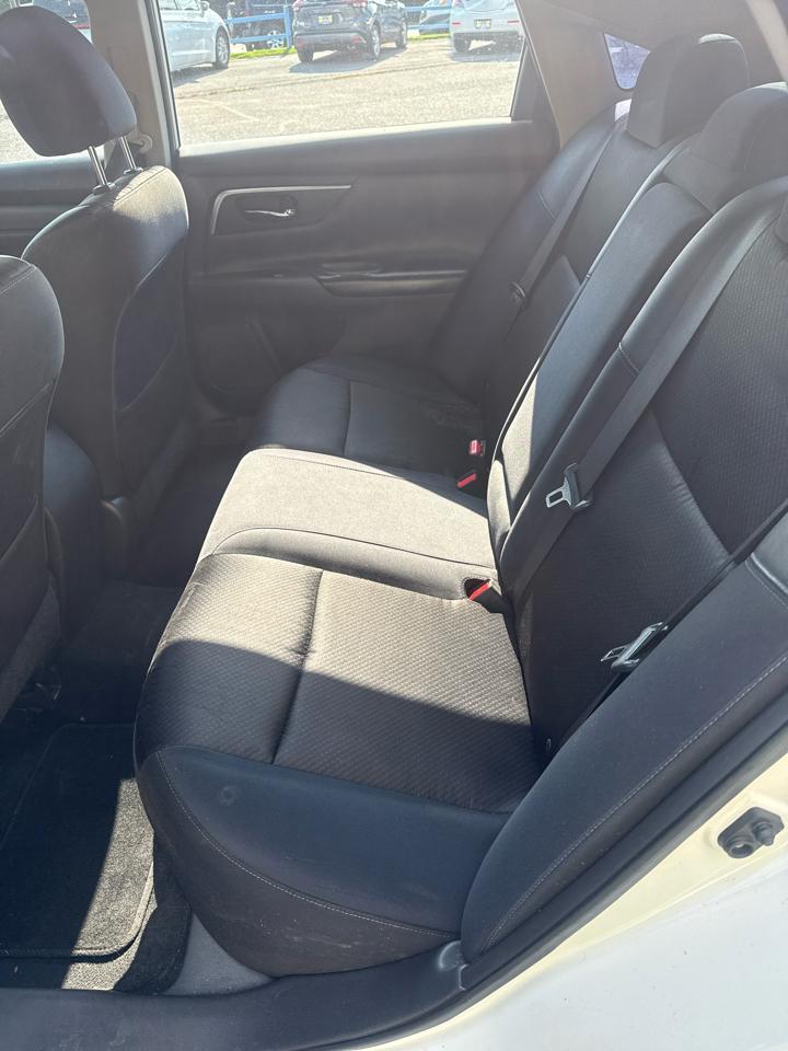 Nissan Altima 2.5 SR Sedan 2017