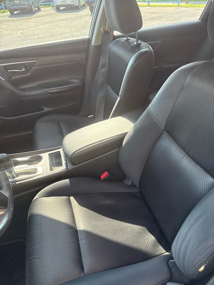 Nissan Altima 2.5 SR Sedan 2017