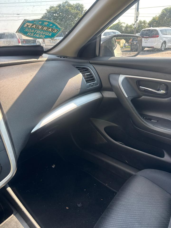 Nissan Altima 2.5 SR Sedan 2017
