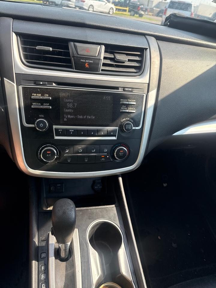Nissan Altima 2.5 SR Sedan 2017