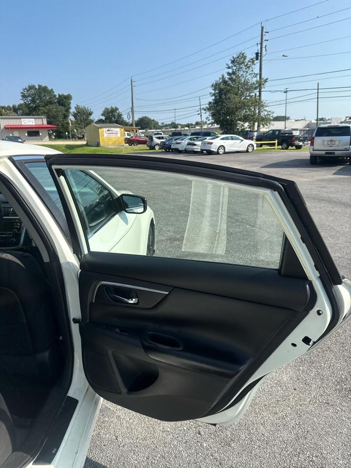Nissan Altima 2.5 SR Sedan 2017