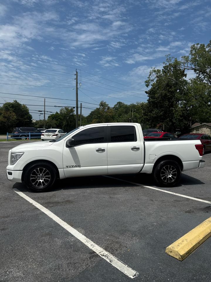 Nissan Titan 4x2 Crew Cab SV 2021