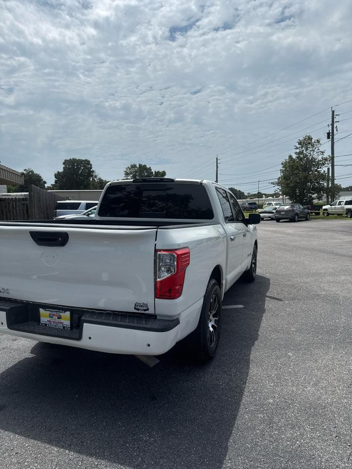 Nissan Titan 4x2 Crew Cab SV 2021