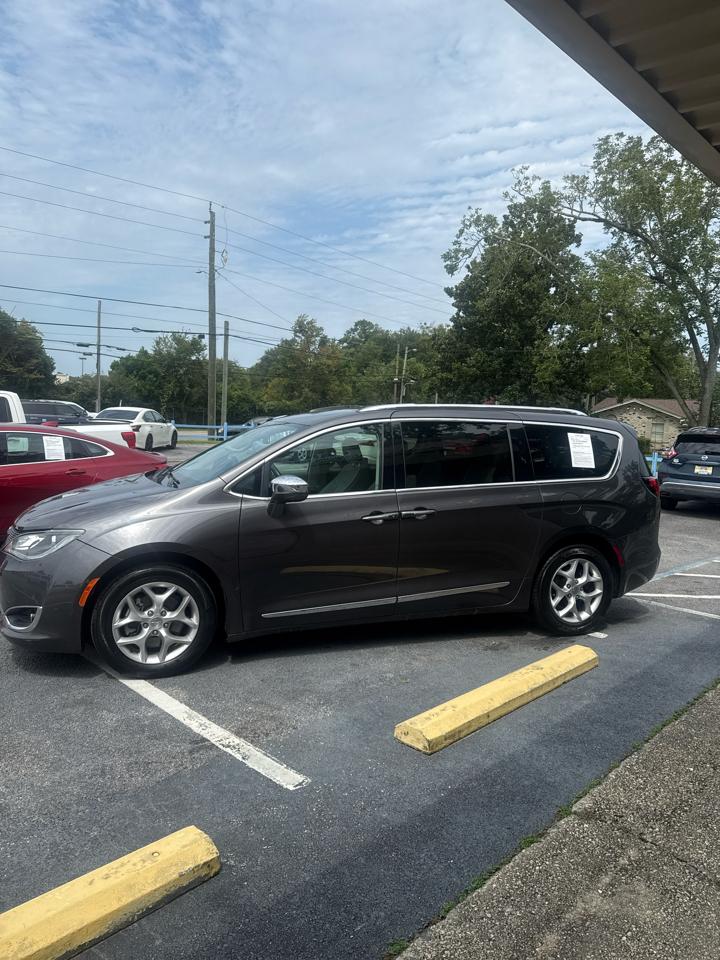 Chrysler Pacifica Limited FWD 2020