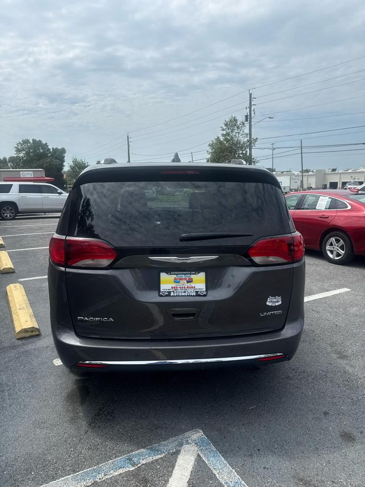 Chrysler Pacifica Limited FWD 2020