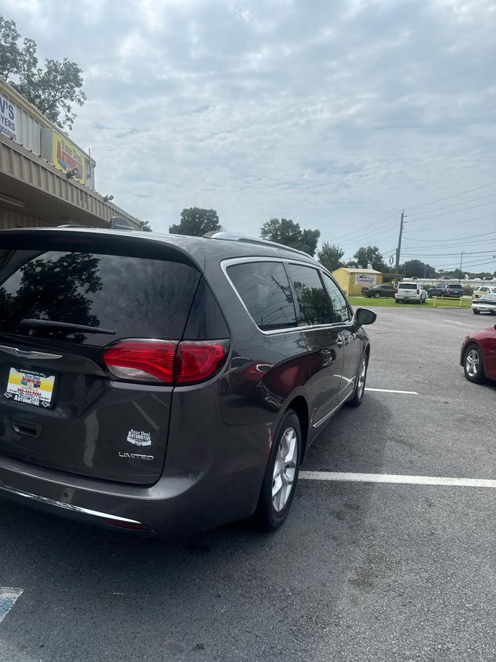 Chrysler Pacifica Limited FWD 2020