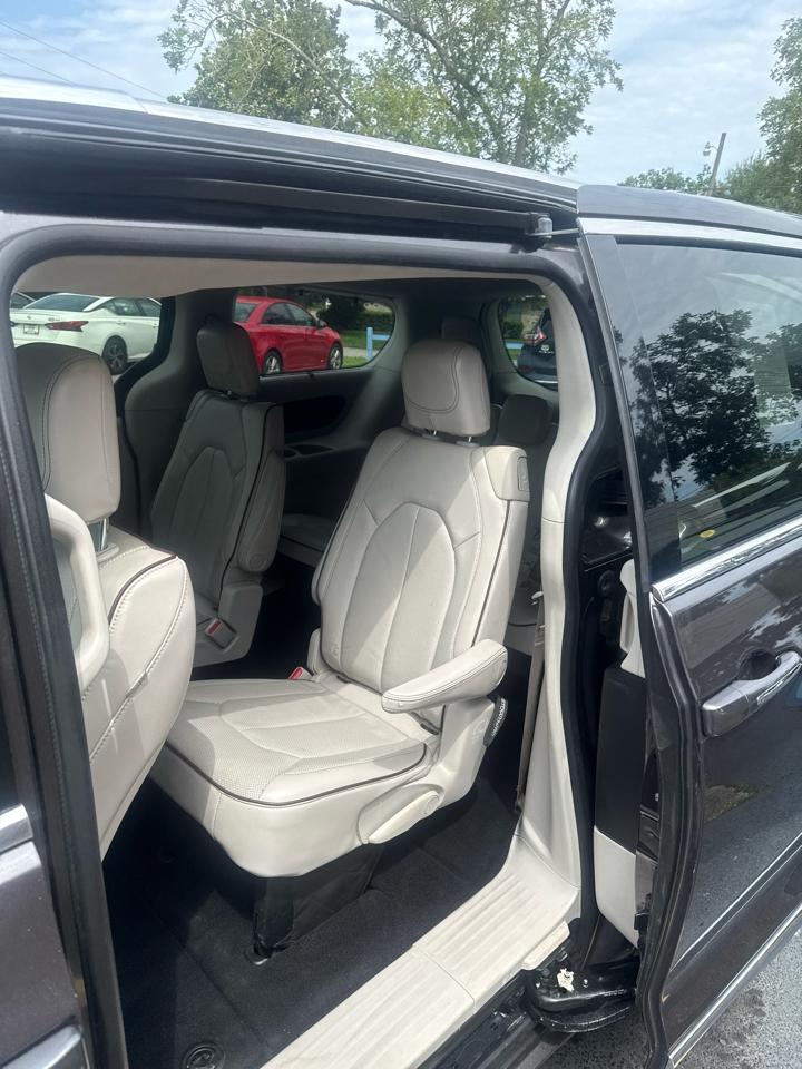Chrysler Pacifica Limited FWD 2020