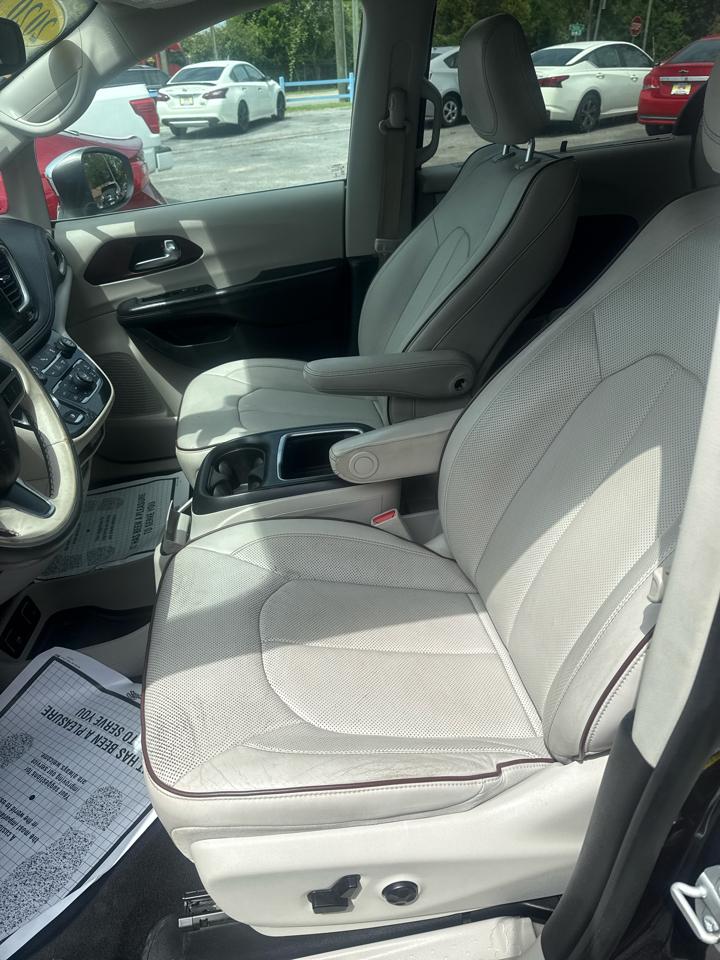 Chrysler Pacifica Limited FWD 2020