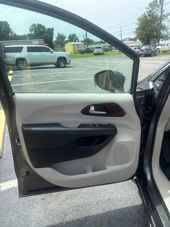 Chrysler Pacifica Limited FWD 2020