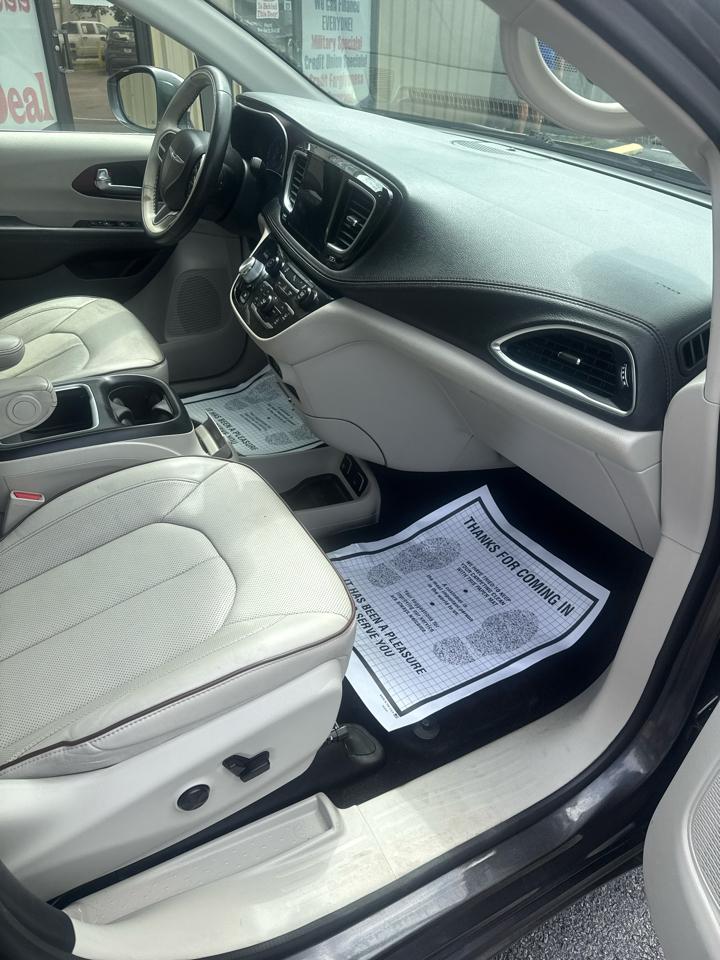 Chrysler Pacifica Limited FWD 2020