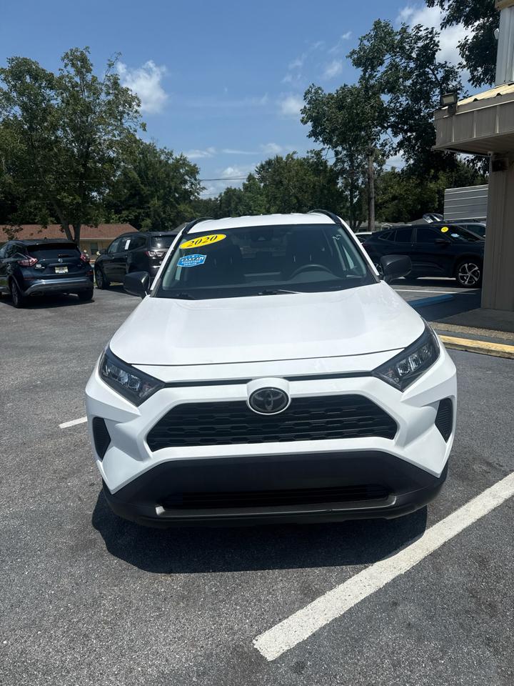 Toyota RAV4 LE FWD (Natl) 2020
