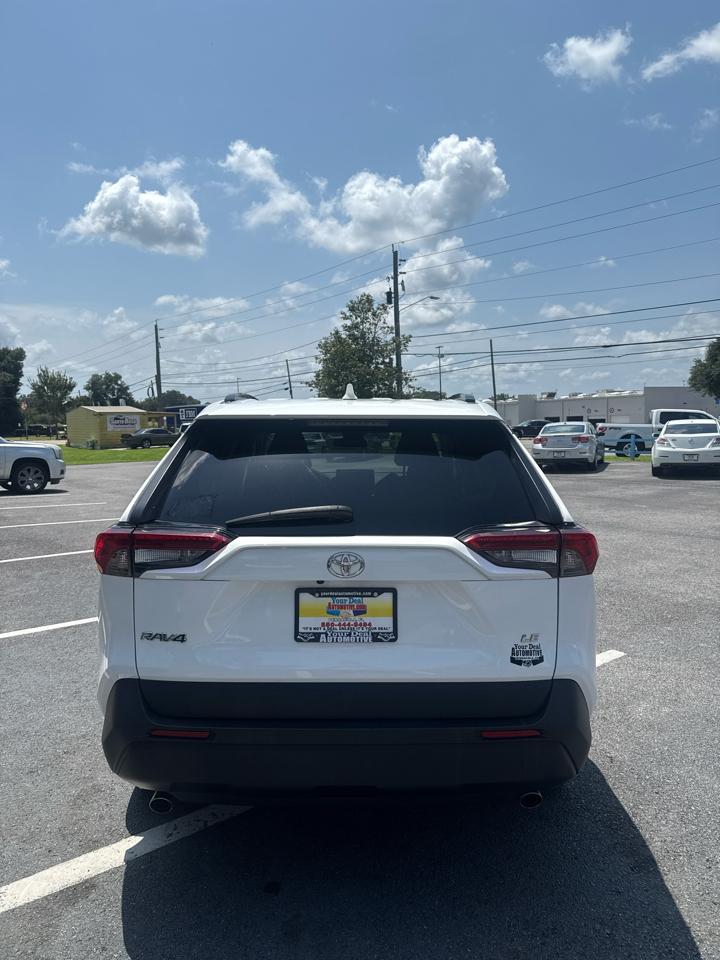 Toyota RAV4 LE FWD (Natl) 2020