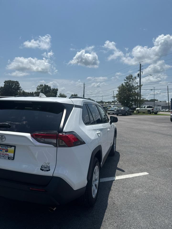 Toyota RAV4 LE FWD (Natl) 2020