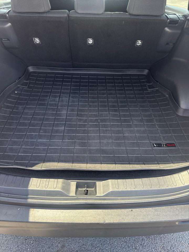Toyota RAV4 LE FWD (Natl) 2020