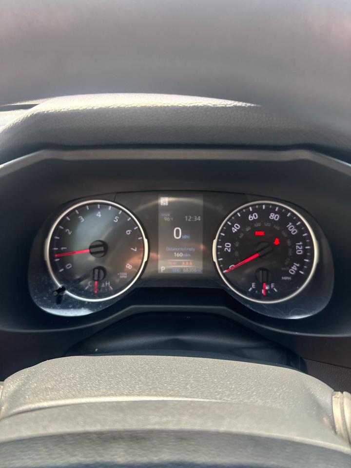 Toyota RAV4 LE FWD (Natl) 2020