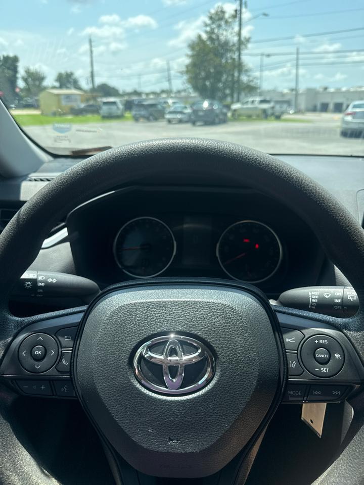 Toyota RAV4 LE FWD (Natl) 2020