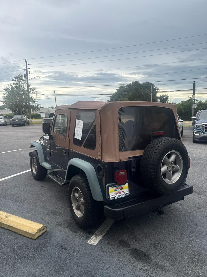 Jeep Wrangler photo 5