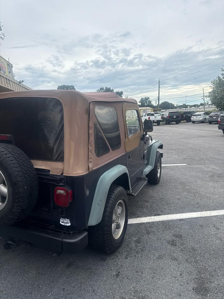 Jeep Wrangler photo 7