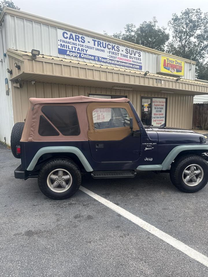 Jeep Wrangler photo 8