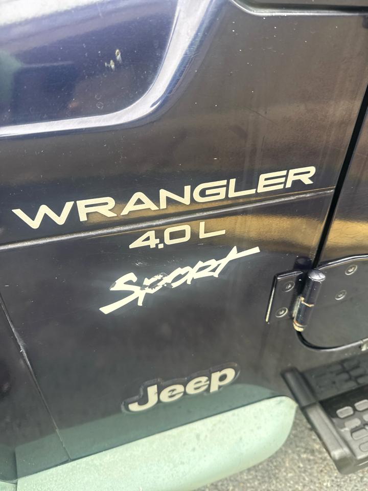 Jeep Wrangler photo 13