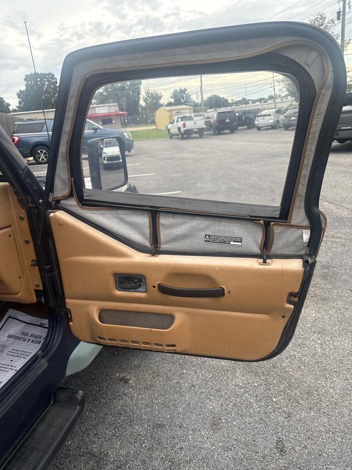 Jeep Wrangler photo 16