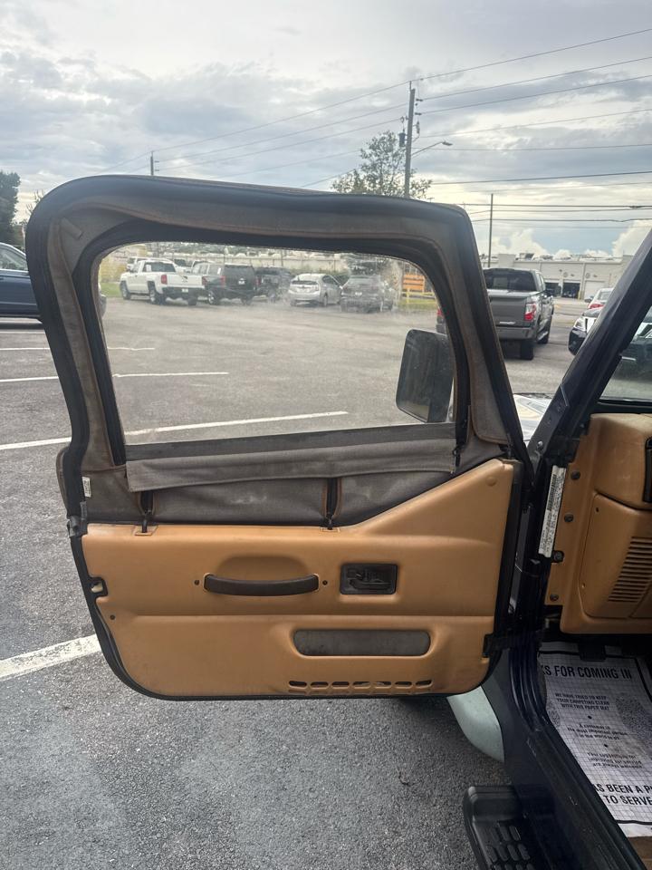Jeep Wrangler photo 19