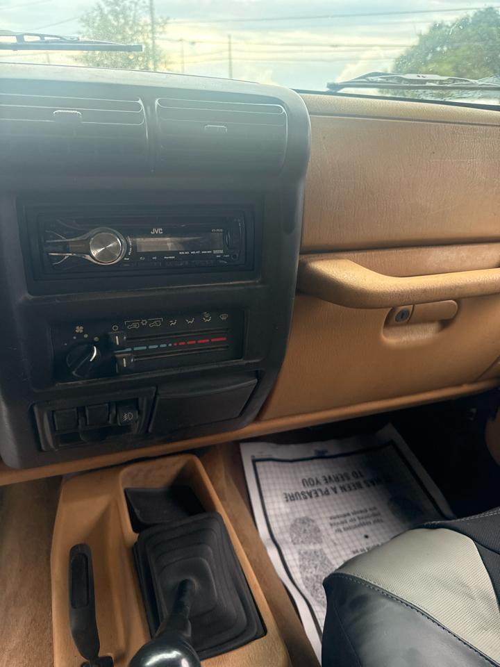 Jeep Wrangler photo 22