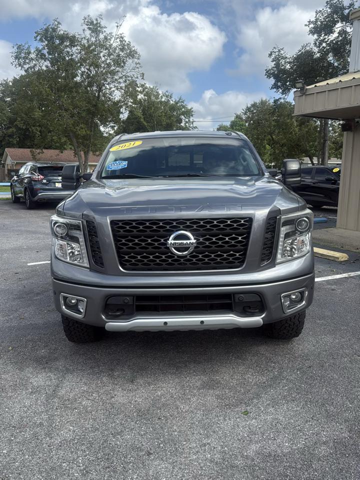 Nissan Titan 4x4 Crew Cab PRO-4X 2017