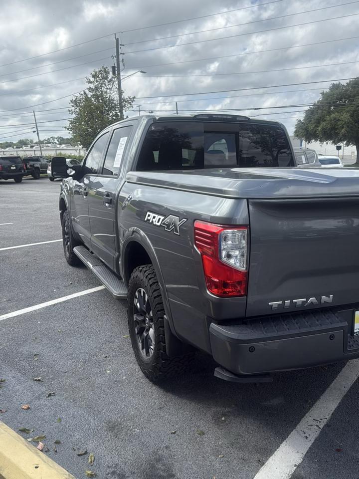 Nissan Titan 4x4 Crew Cab PRO-4X 2017