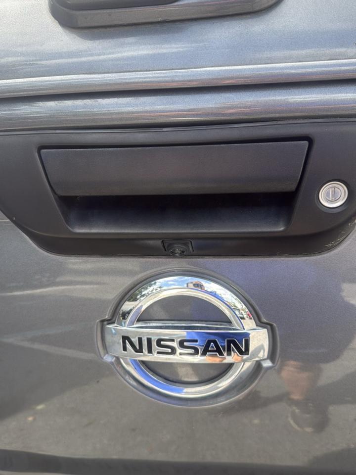 Nissan Titan 4x4 Crew Cab PRO-4X 2017