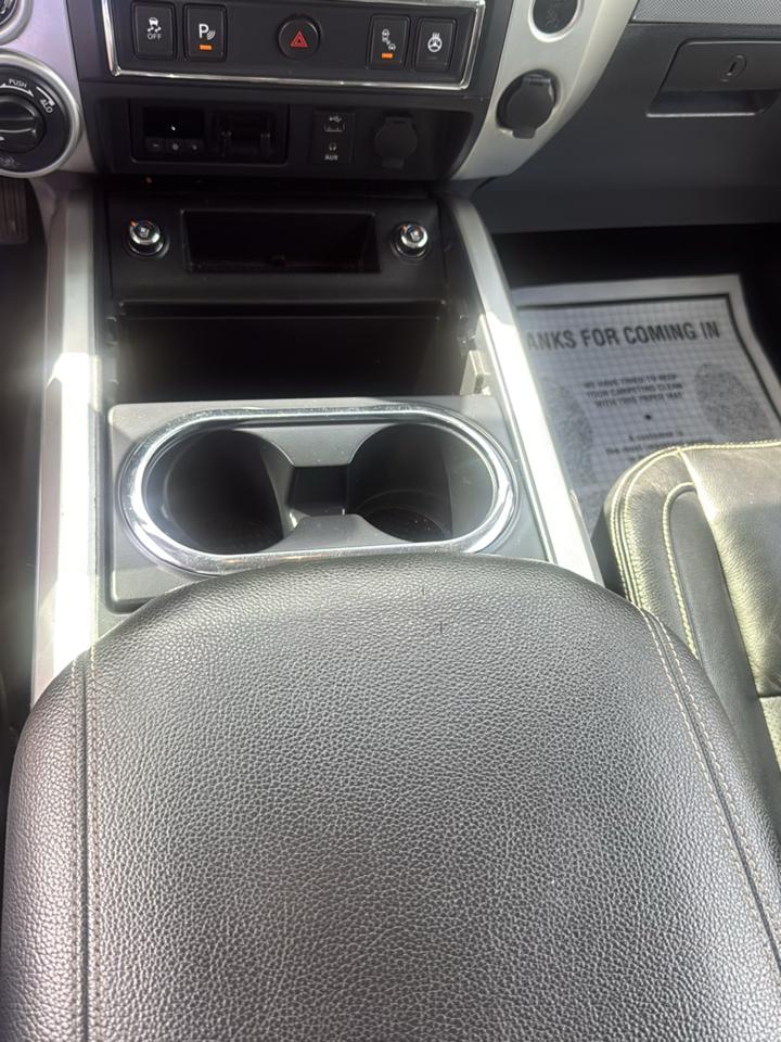 Nissan Titan 4x4 Crew Cab PRO-4X 2017