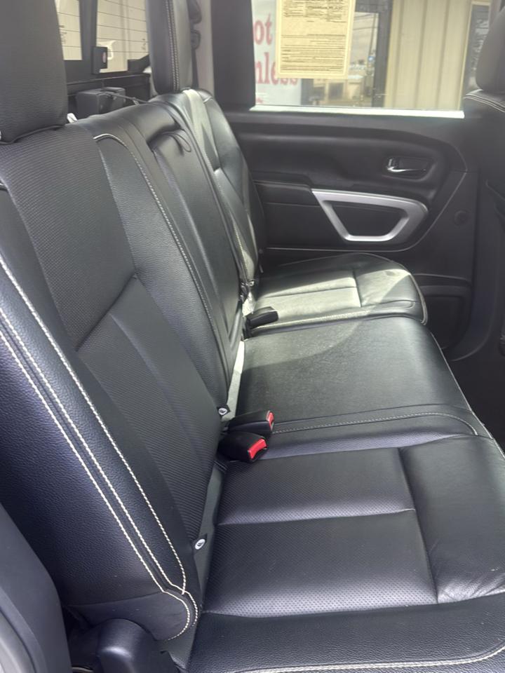 Nissan Titan 4x4 Crew Cab PRO-4X 2017