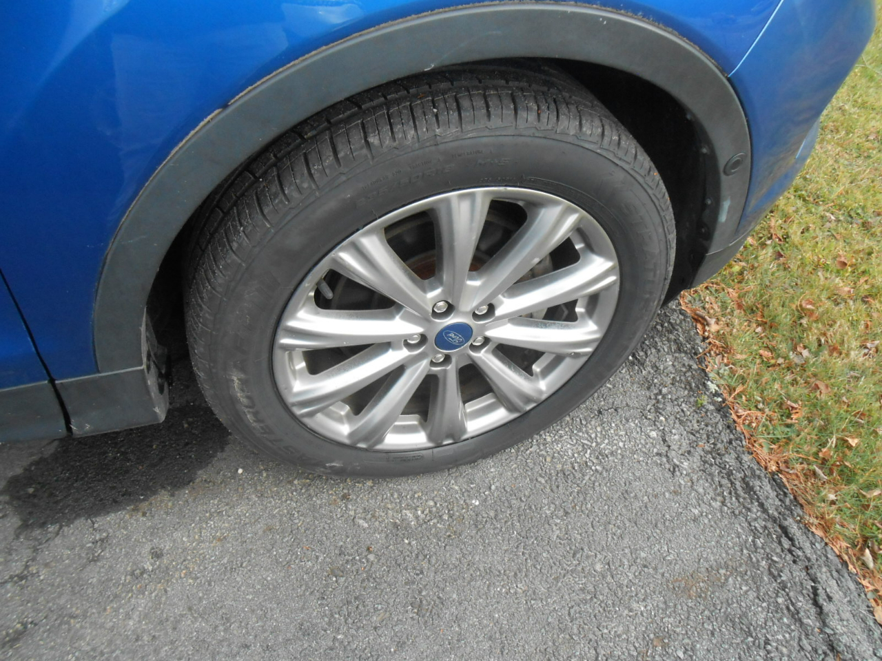 Ford Escape Titanium 4WD 2018