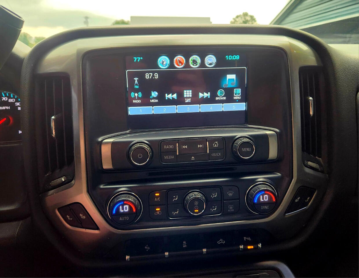Chevrolet Silverado 1500 LT Crew Cab 2WD 2017 Chevrolet Silverado 1500 LT Crew Cab 2WD 2017