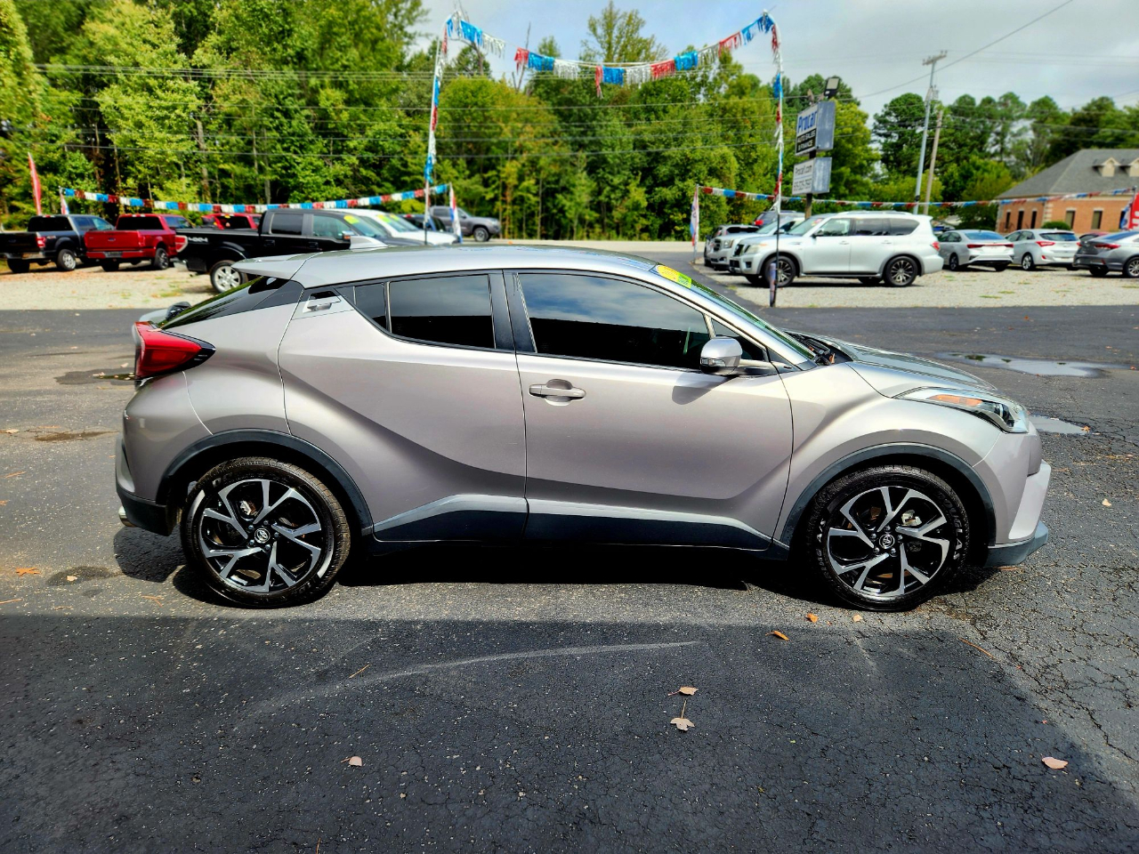 Toyota C-HR XLE 2019 Toyota C-HR XLE 2019