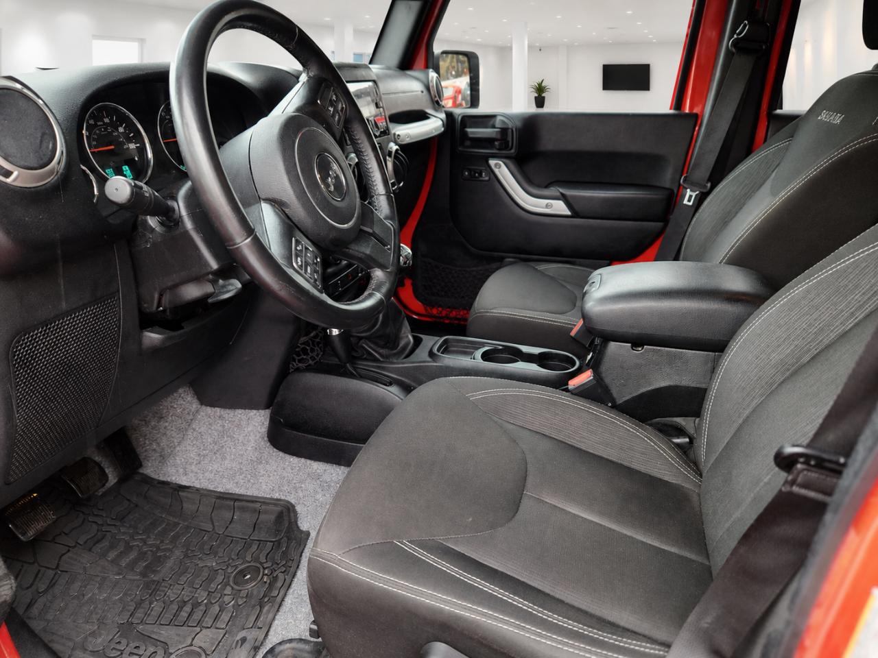 Jeep Wrangler Unlimited Sahara 4WD 2017